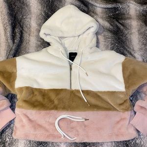 ***SOLD*** Fleece sweater crop half zip